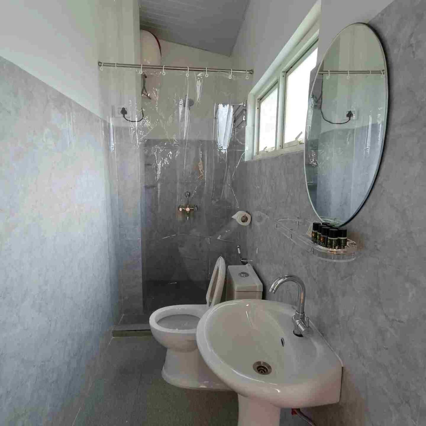 Hotel Edelweiss Kohima Zewnętrze zdjęcie